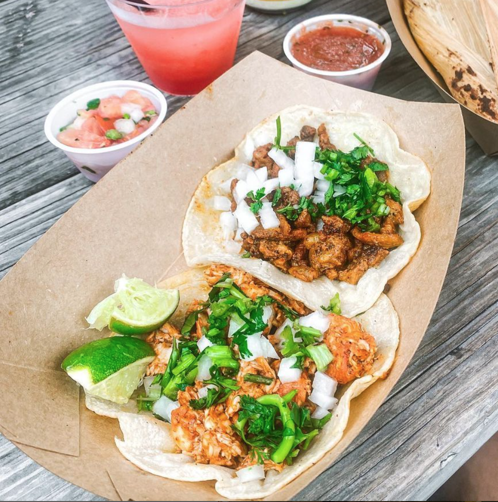 Tacos med kød, løg og koriander